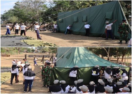 Siswa/i diajarkan kerjasama tim saat membangun tenda pleton